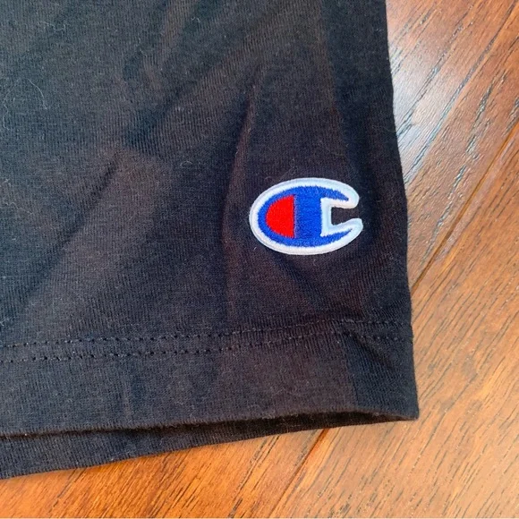 🌈 Champion Black Rainbow Logo Graphic Tee | Size M - Picture 7 of 8